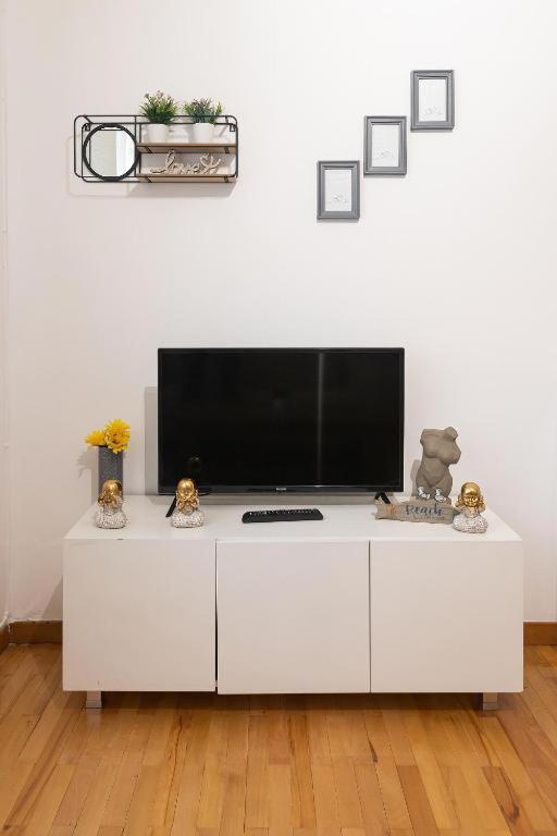 Light-2 Lovely Apartment In Тирана Екстер'єр фото